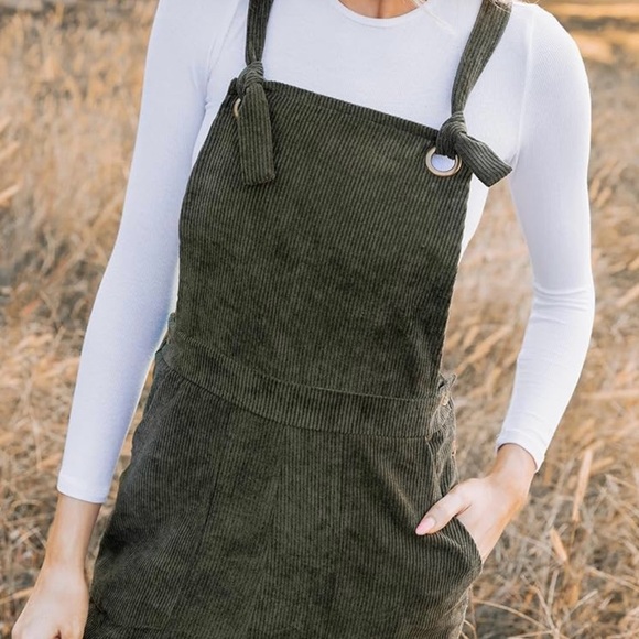 CUPSHE CORDUROY WOMENS OVERALLS-S/M-Like new! - Picture 2 of 6